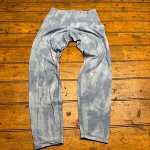 Patagonia Women's Tie Dye Capris Leggings Blue Size S Recycled Fishing‎ Nets